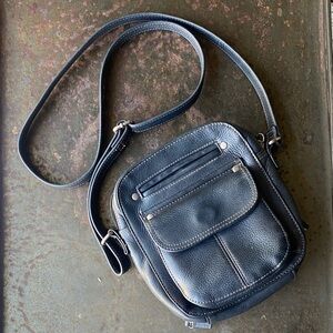 Fossil VTG Classic Navy Pebbled Genuine Leather Organizer Crossbody Bag. SL9600